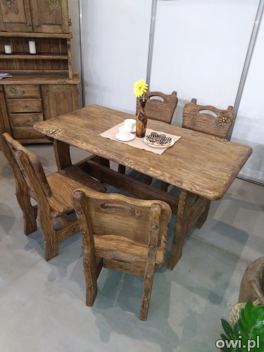 Stół i krzesła - z litego drewna, rzeźbione